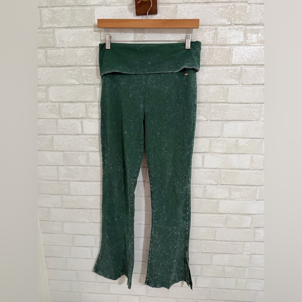 PINK Victorias Secret Green Acid Wash Fold over Flare Leggings Size L #3029